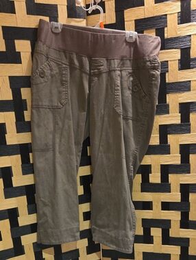Thyme Maternity Olive Green Pull-On Cropped Jeans